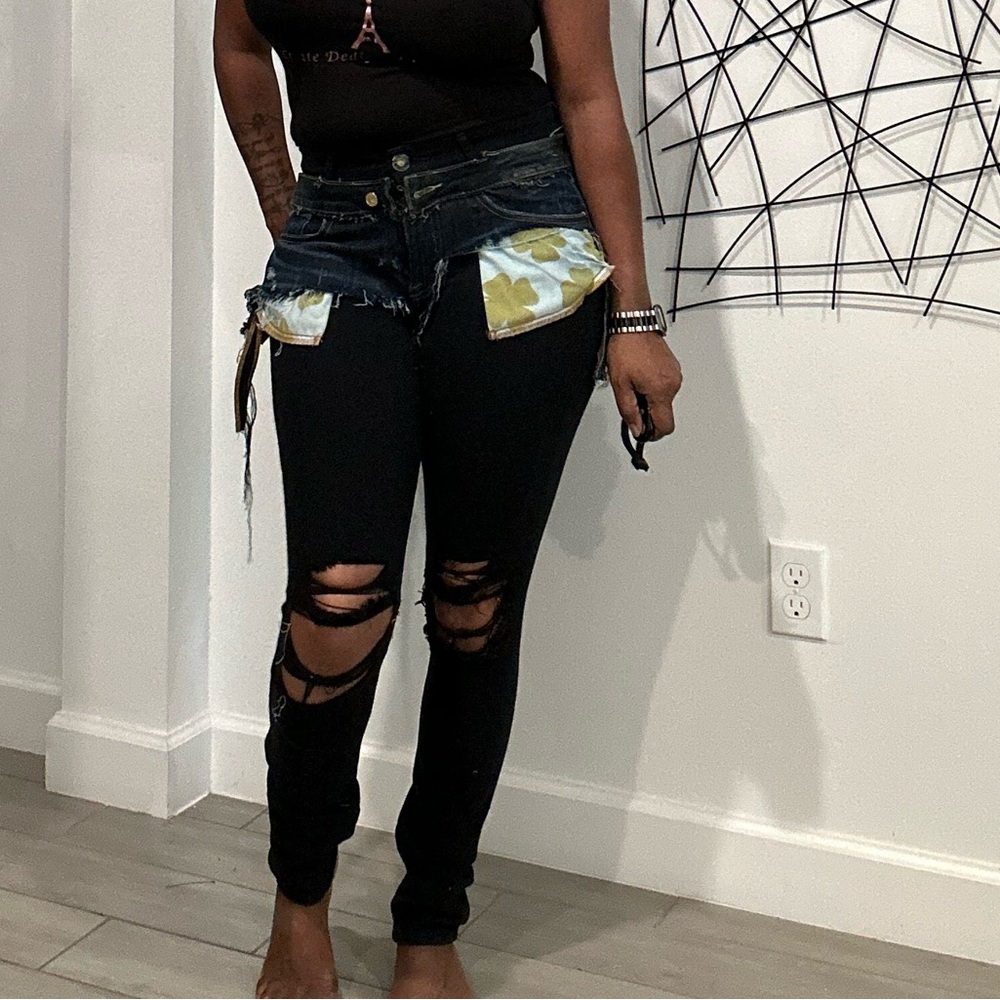 Stylish Black Ripped Jeans for Women